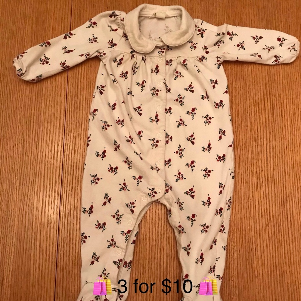 Baby Gap 6-9M footie bodysuit